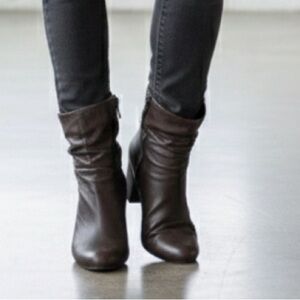 a.n.a chocolate leather ankle boots size 9